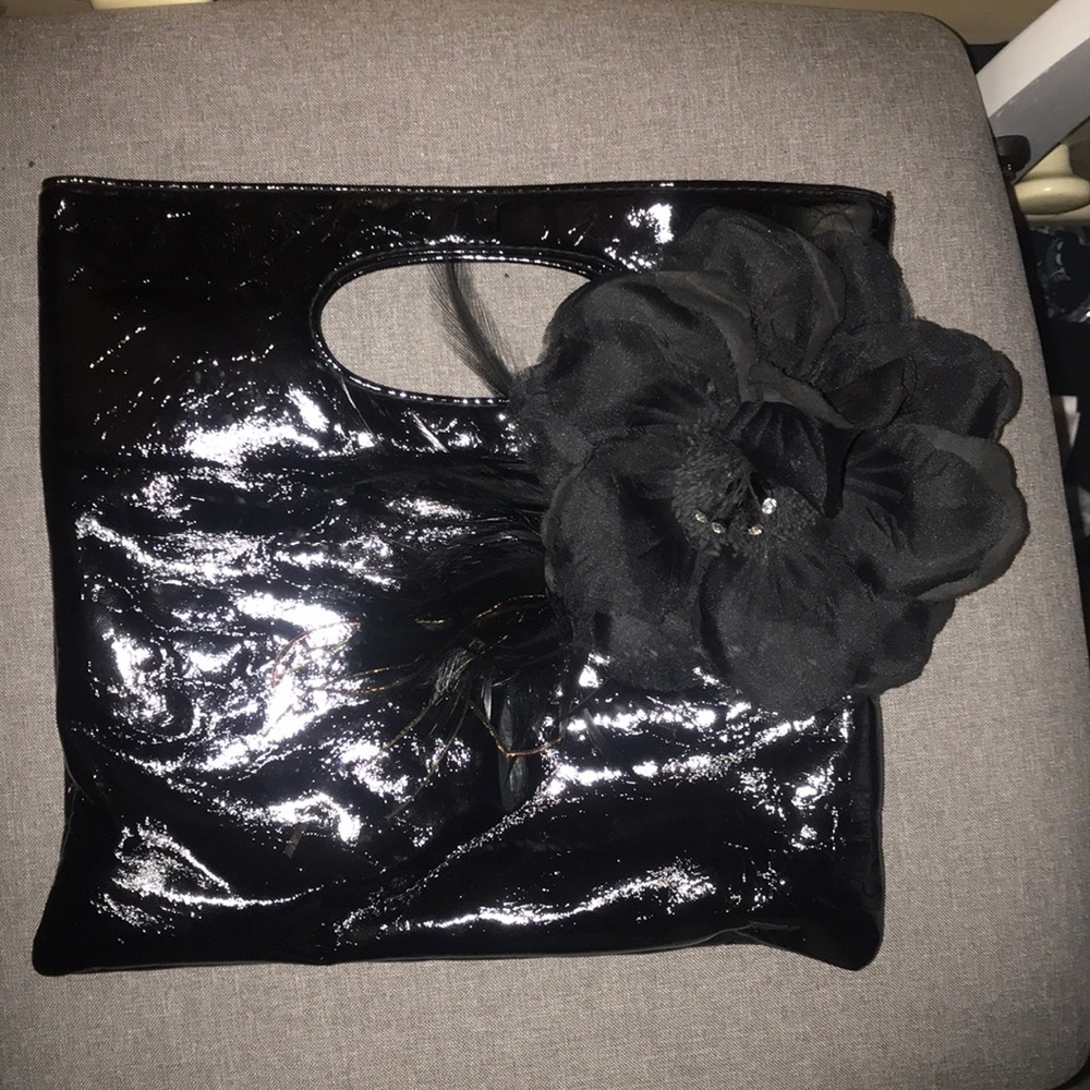 Black clutch